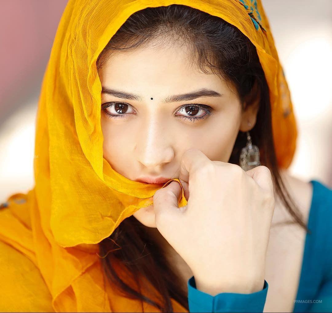 1080x1020 Priyanka Jawalkar Hot HD Photo & Wallpaper for mobile