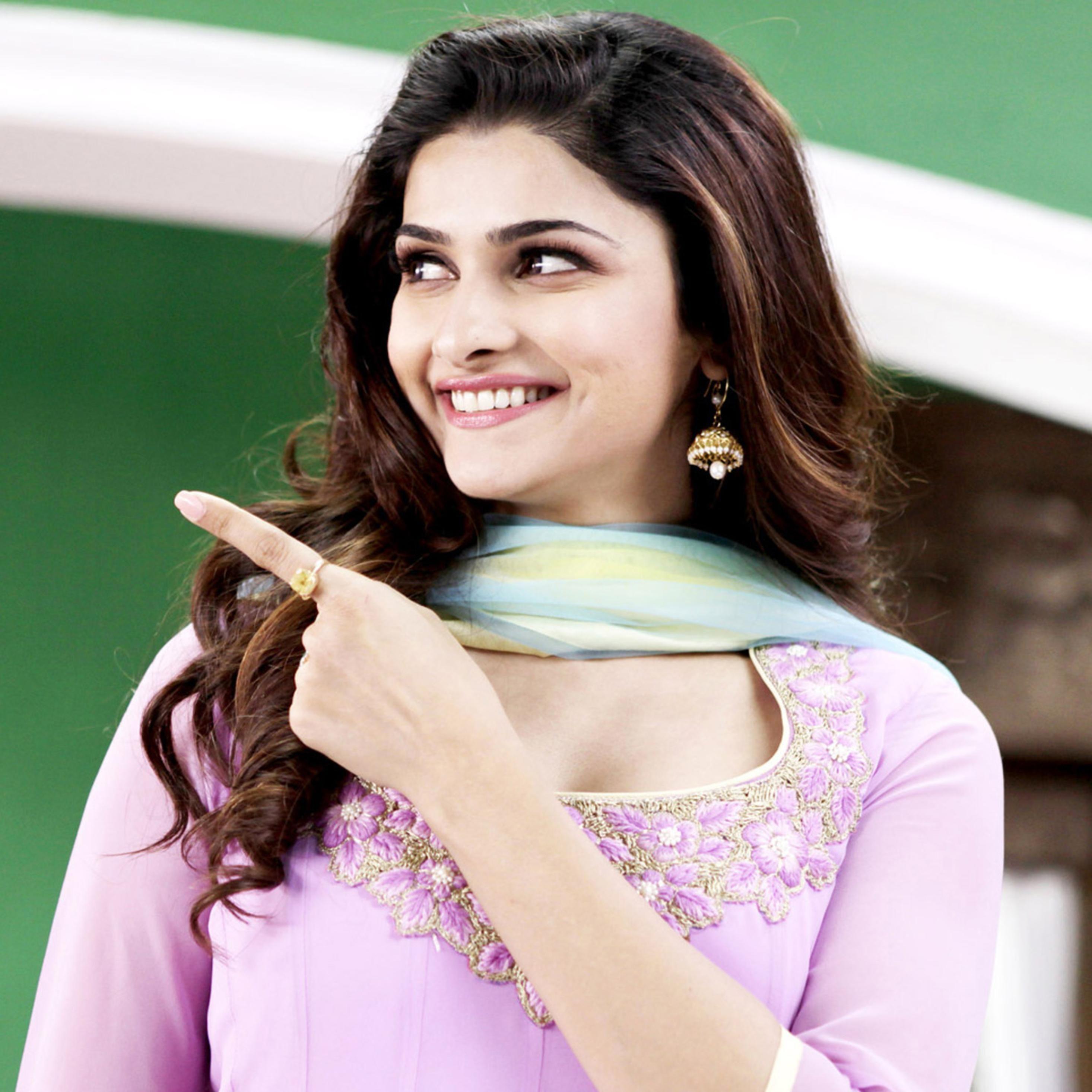 Prachi Desai Wallpapers Top Free Prachi Desai Backgrounds Wallpaperaccess