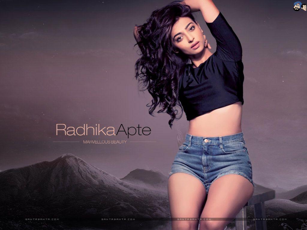 1024x768 Hot Bollywood Heroines & Actresses HD Wallpaper I Indian Models