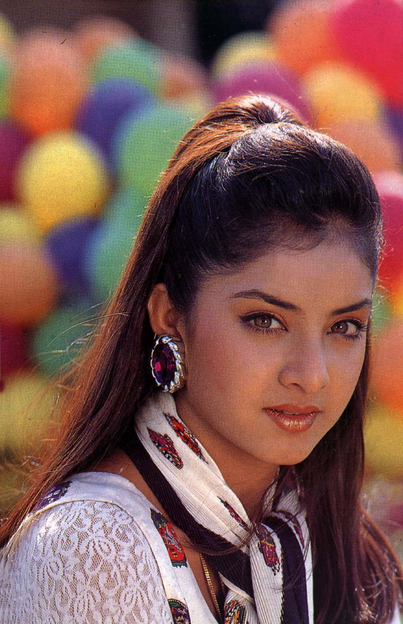 800x1239 Picture of Divya Bharti