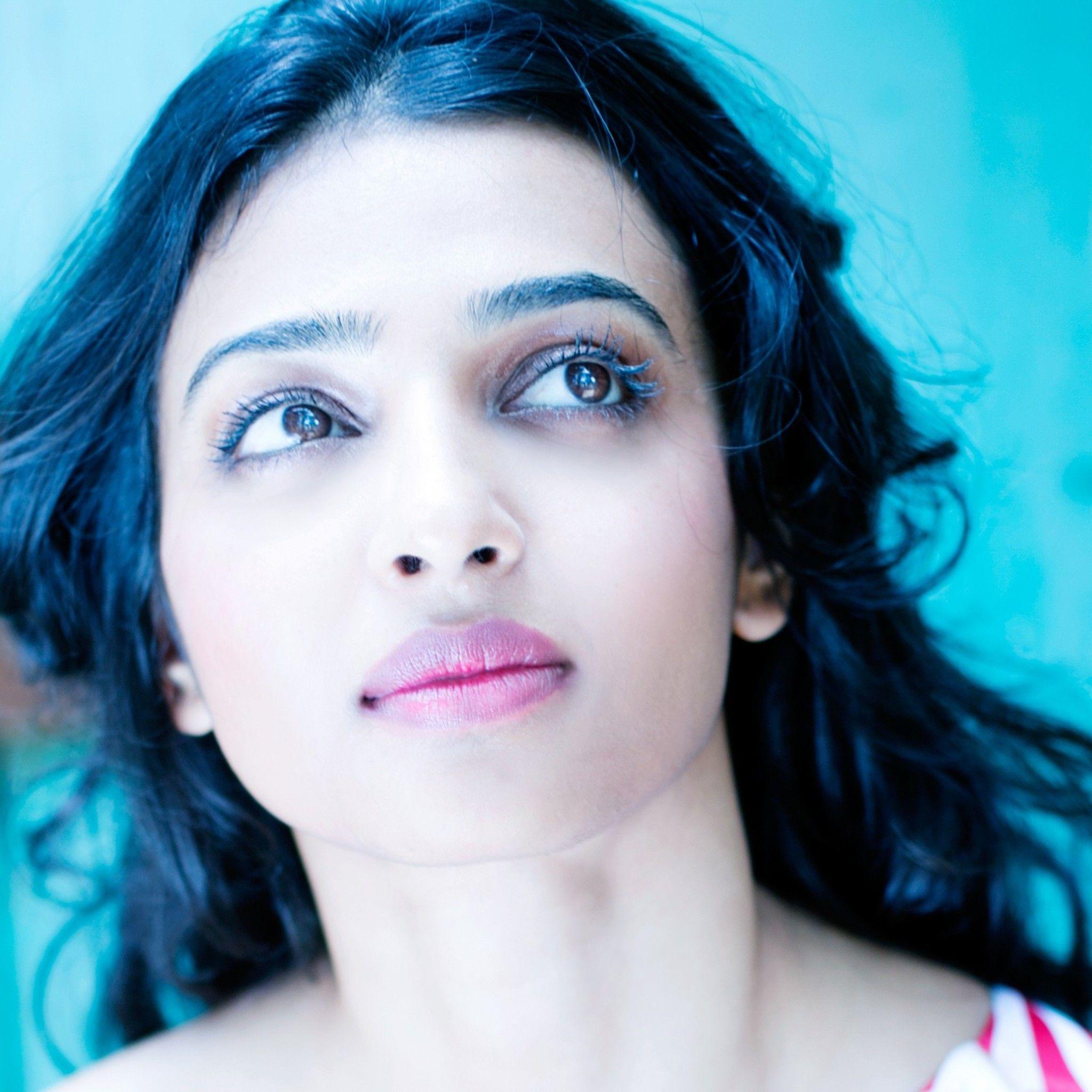2048x2048 Radhika Apte iPad Air HD 4k Wallpaper, Image