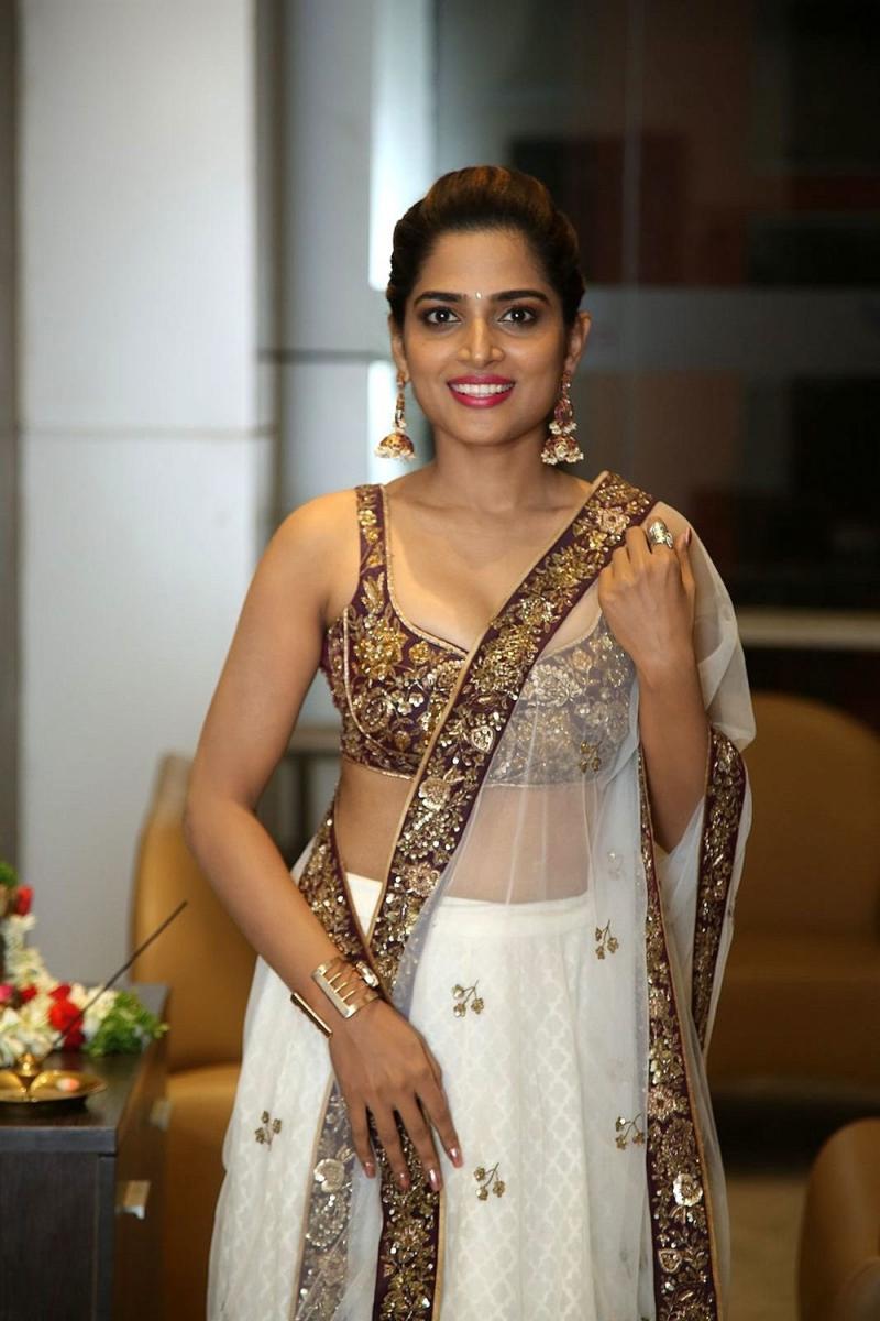 800x1200 Actress Anagha Image Guna 369 Pre Release. New Movie Posters