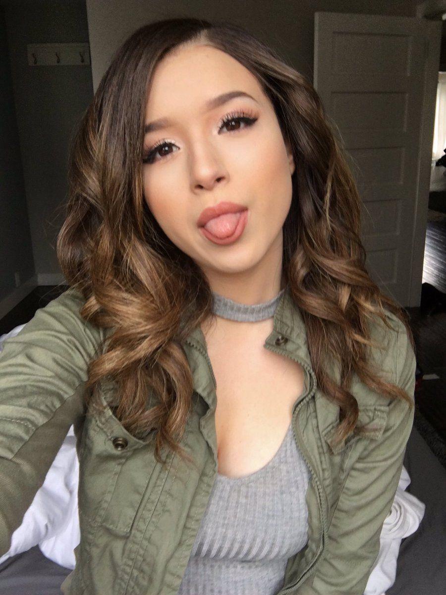 Pokimane Wallpapers - Top Free Pokimane Backgrounds - WallpaperAccess