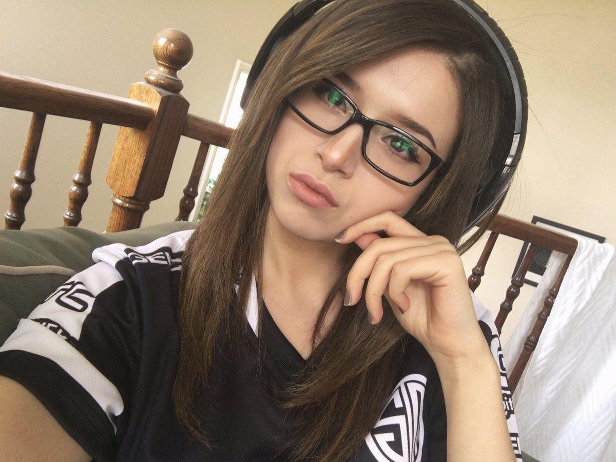 Pokimane Desktop Wallpapers - Top Free Pokimane Desktop Backgrounds