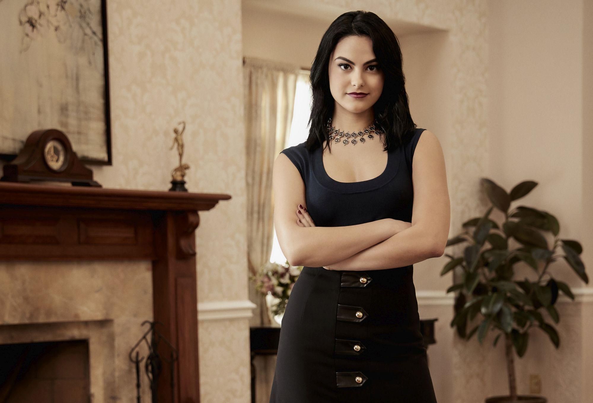 2000x1359 Camila Mendes HD Wallpaper and Background Image