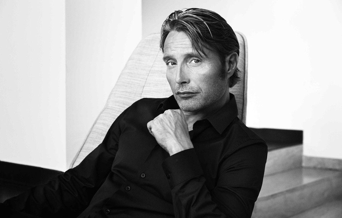 1332x850 Wallpaper look, pose, actor, Mads Mikkelsen, Mads Mikkelsen image