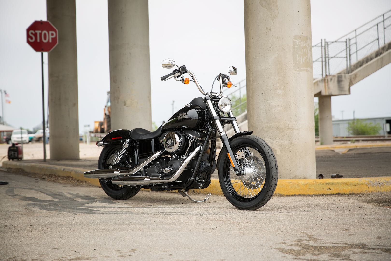 1620x1080 Harley Davidson Dyna Street Bob Buyer's Guide. Specs & Price