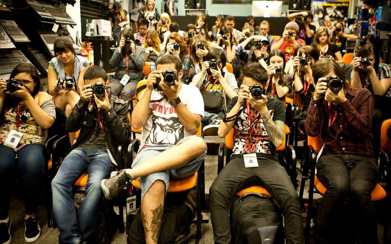 1280x800 Journalist with a tattoo Desktop wallpaper 1280x800