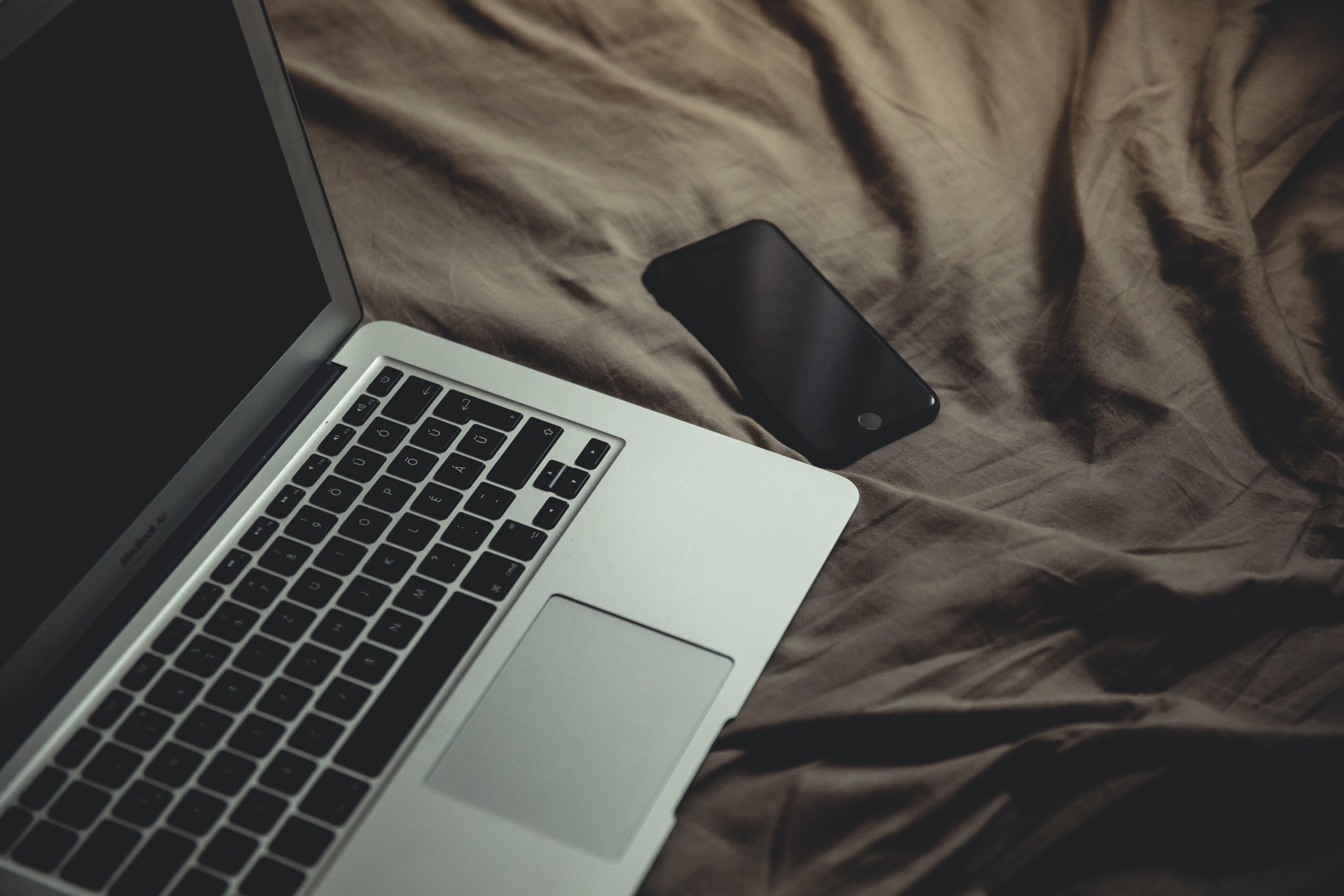 6573x4382 6573x4382 #working, #sheet, #somber, #work from bed