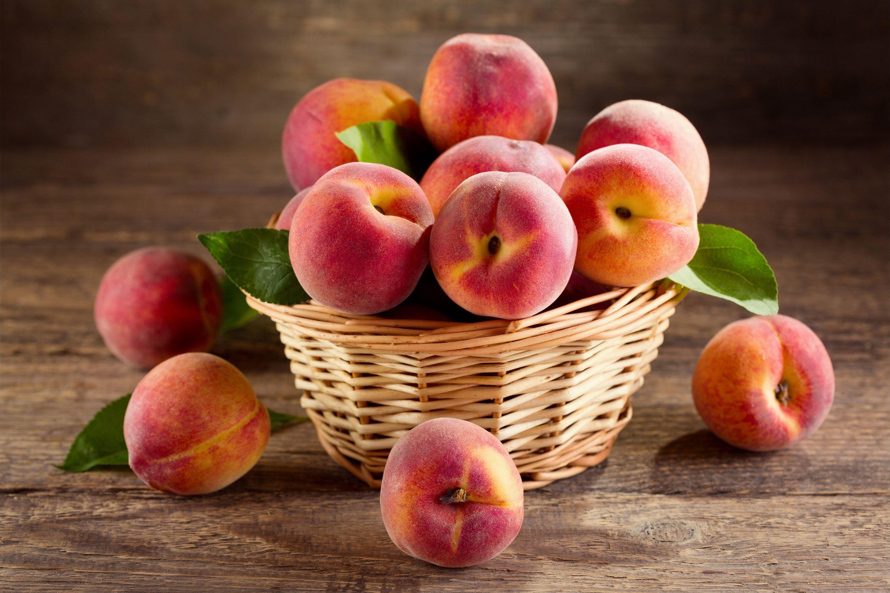3000x2000 Basket of Peaches HD wallpaper
