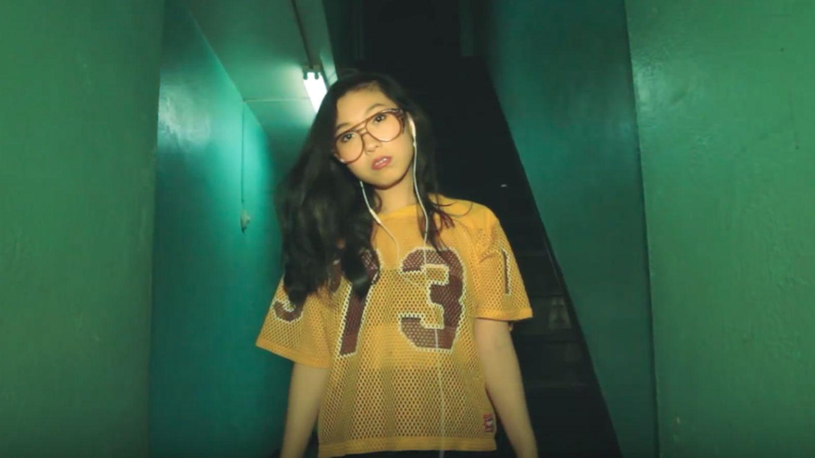 1600x900 Awkwafina Wallpaper