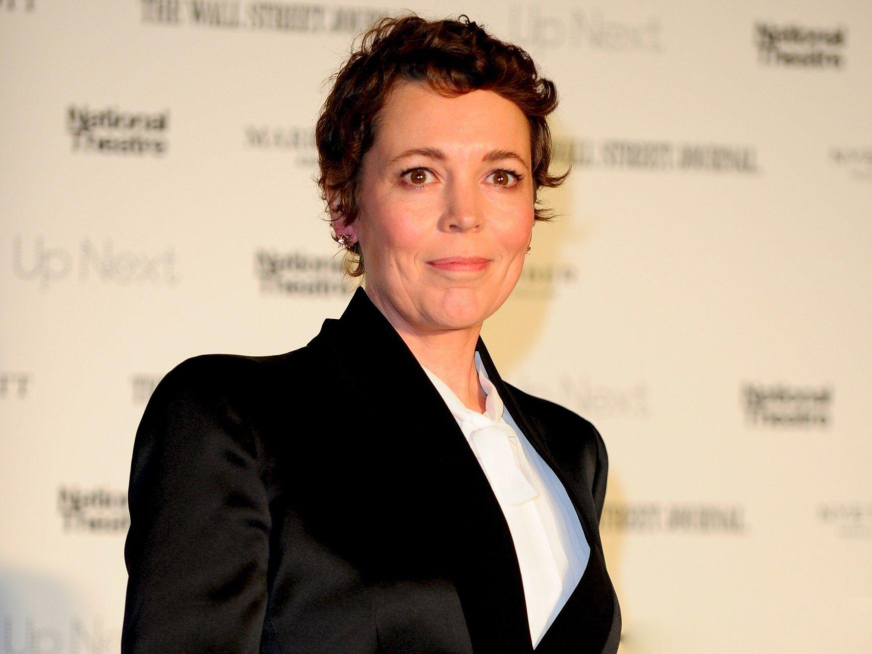 1748x1311 Olivia Colman's Take on Royal Dressing Is Fit for a Queen