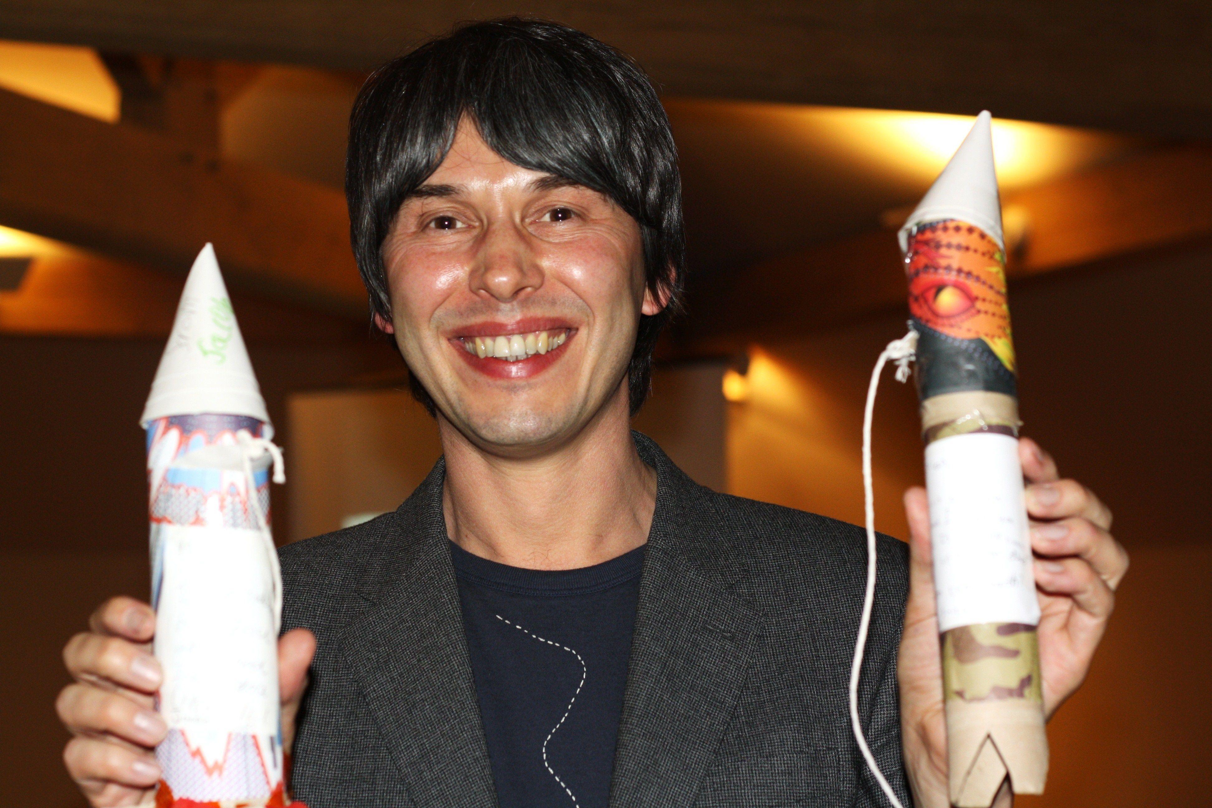 3888x2592 Brian Cox Wallpaper