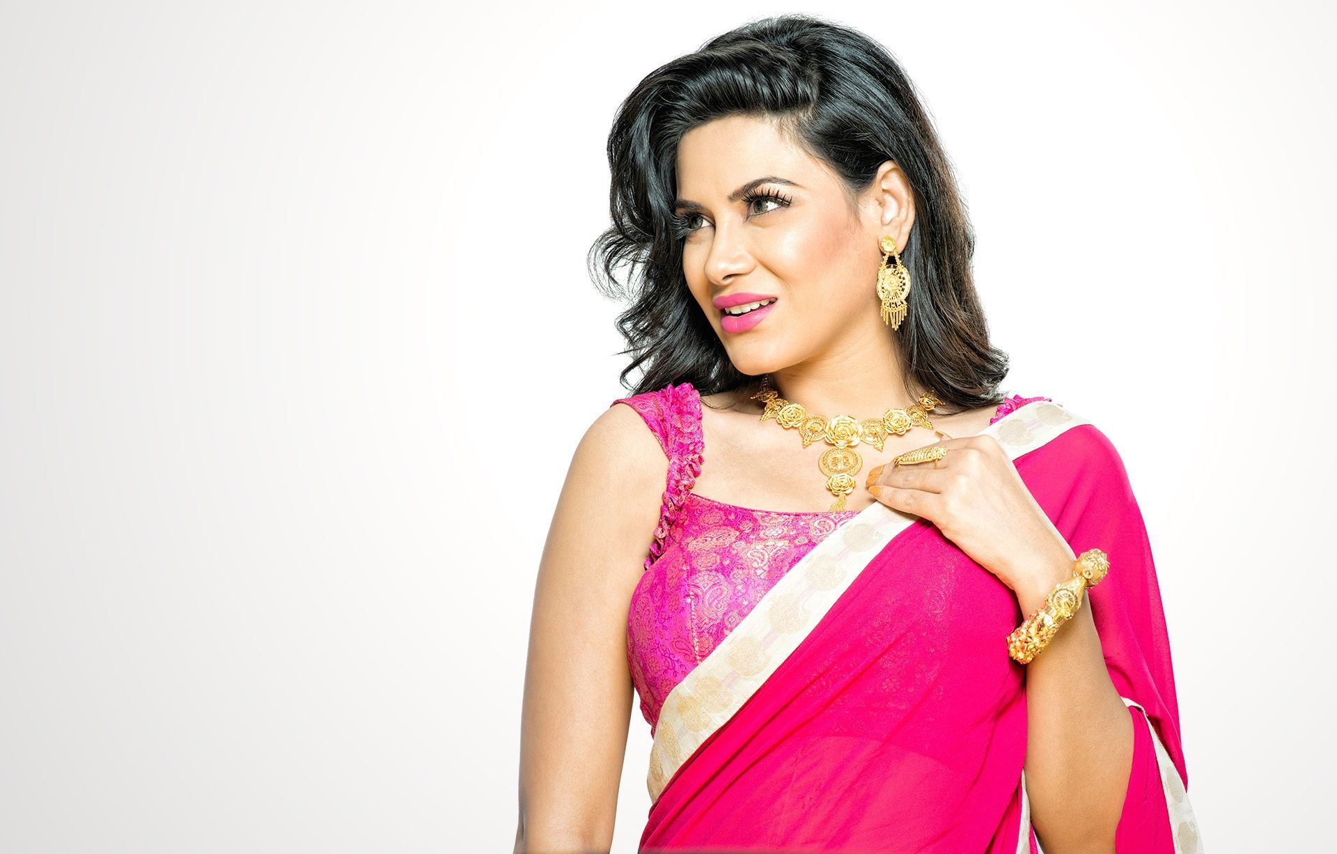1920x1226 Download Woman Indian HD Wallpaper