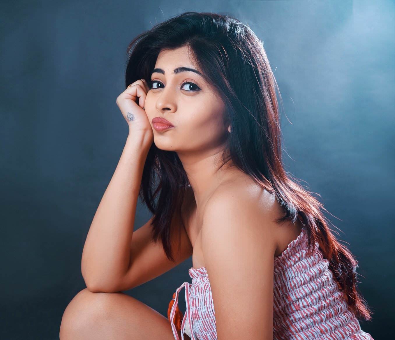 1356x1167 Marathi Model Wallpaper
