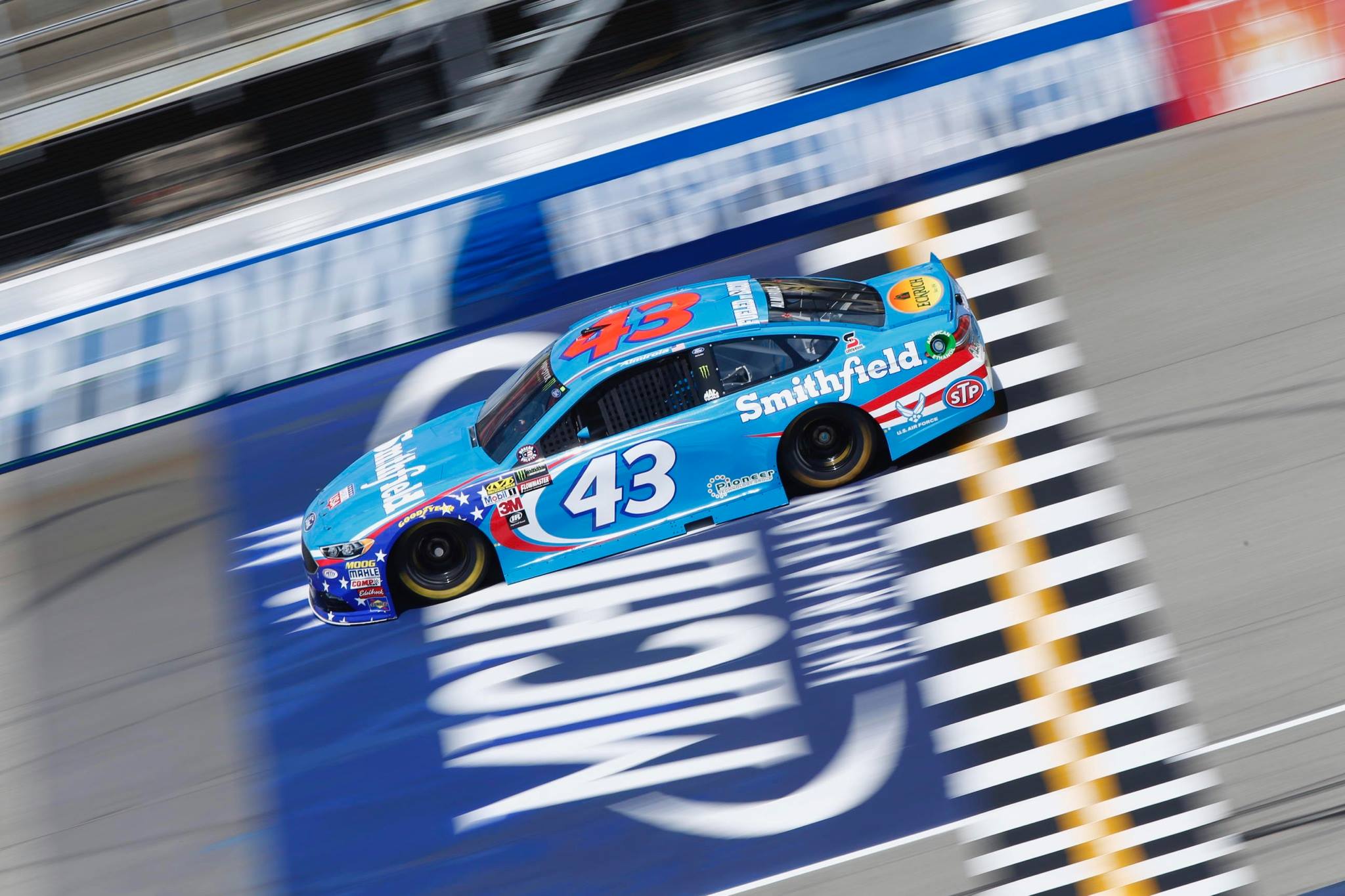 2048x1365 Golf coach resigned after racist tweets to NASCAR's Bubba Wallace