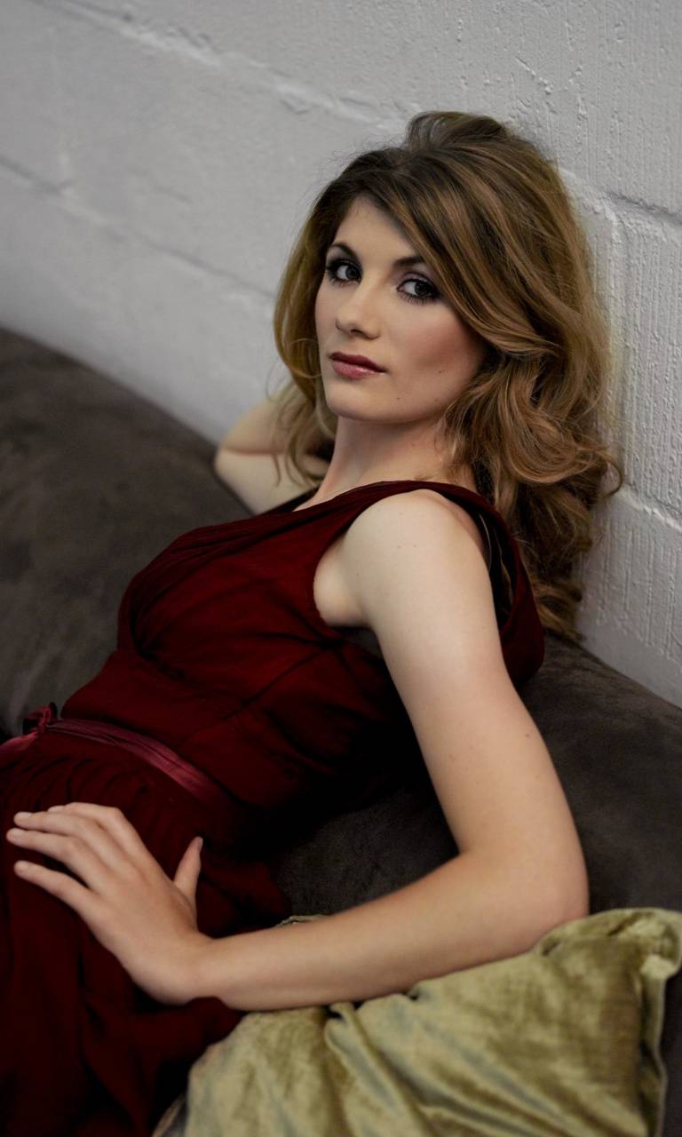 768x1280 jodie whittaker wallpaper