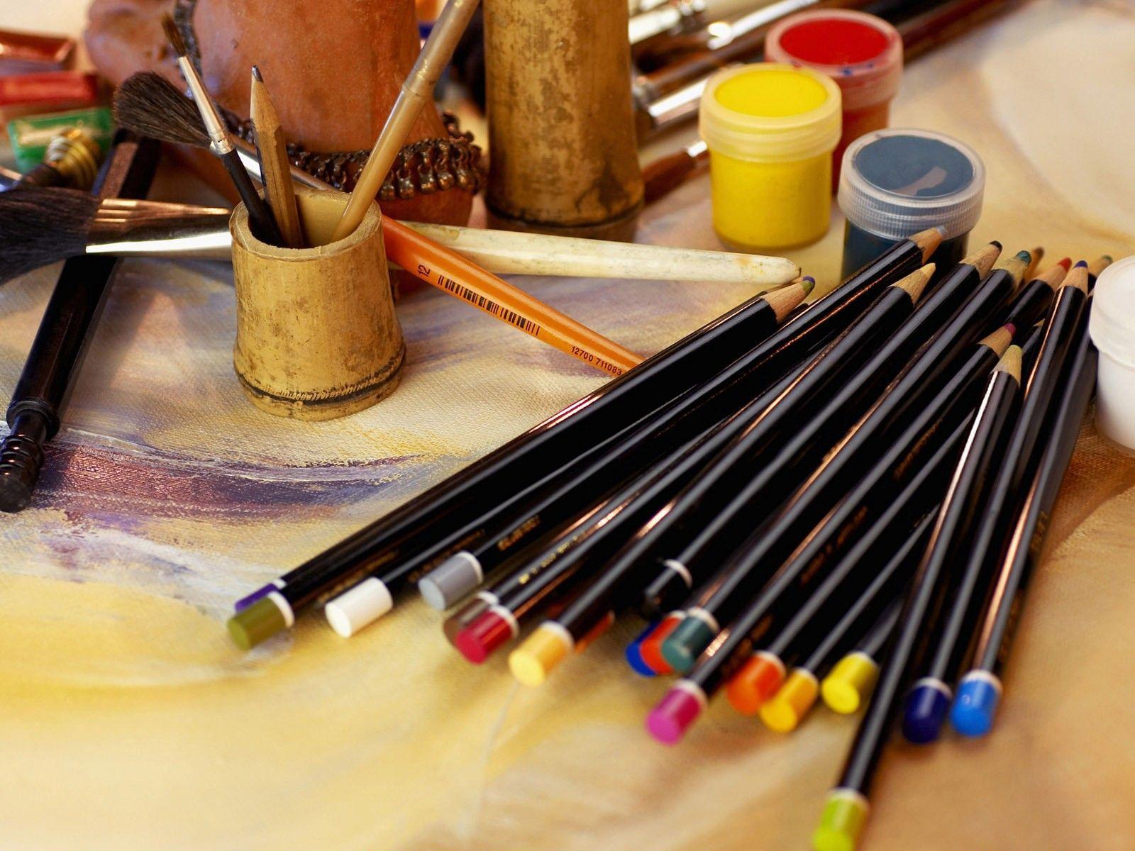 1600x1200 Stationary Pencils Photo