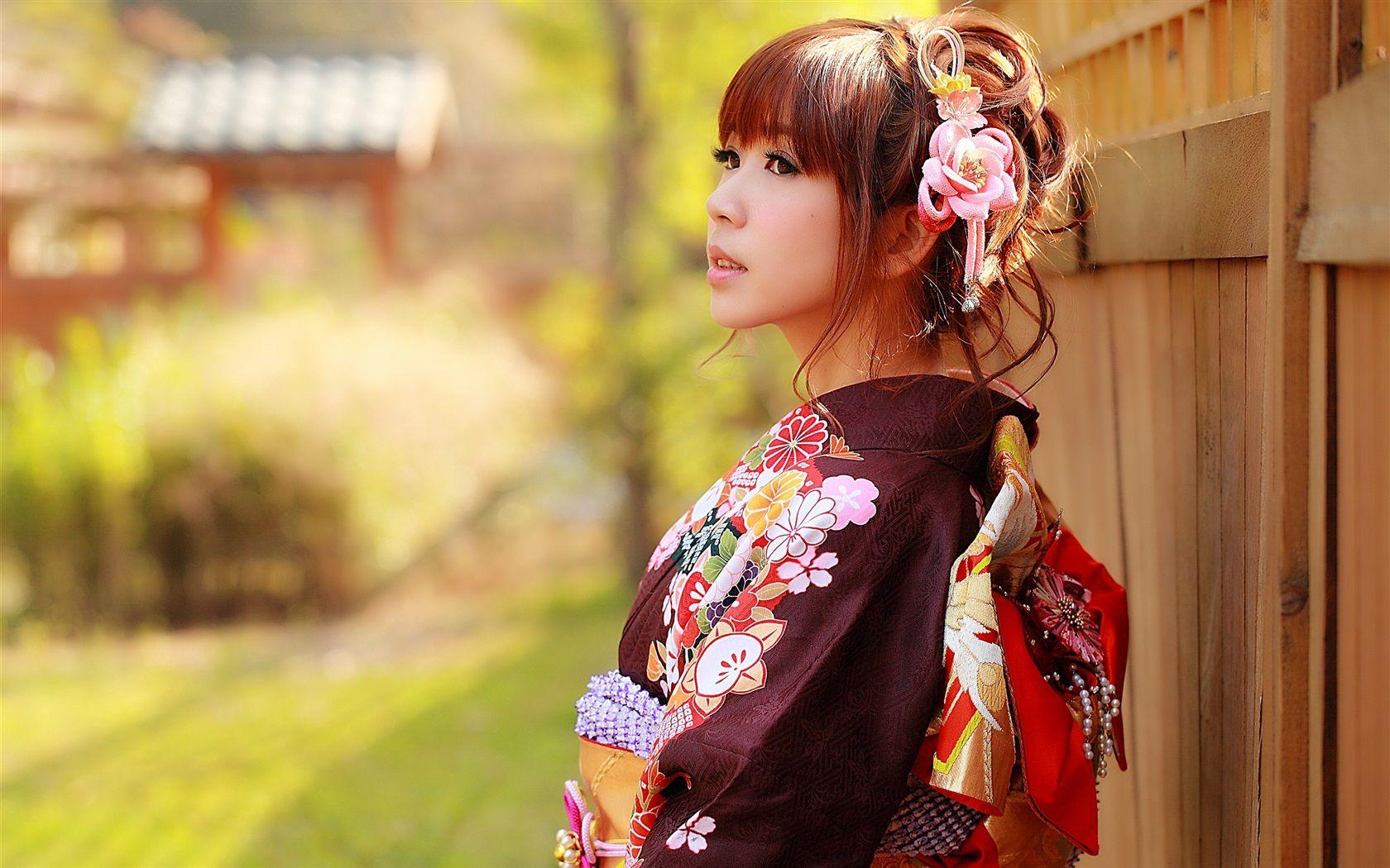 1680x1050 Wallpaper Japanese girl, Asian, kimono clothes 2560x1600 HD