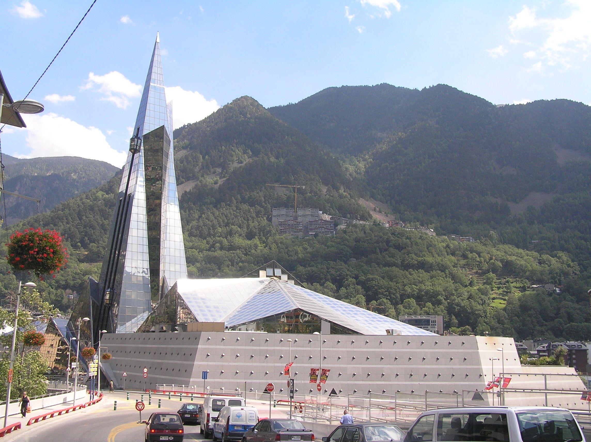 2288x1712 The Andorra la Vella city photo and hotels