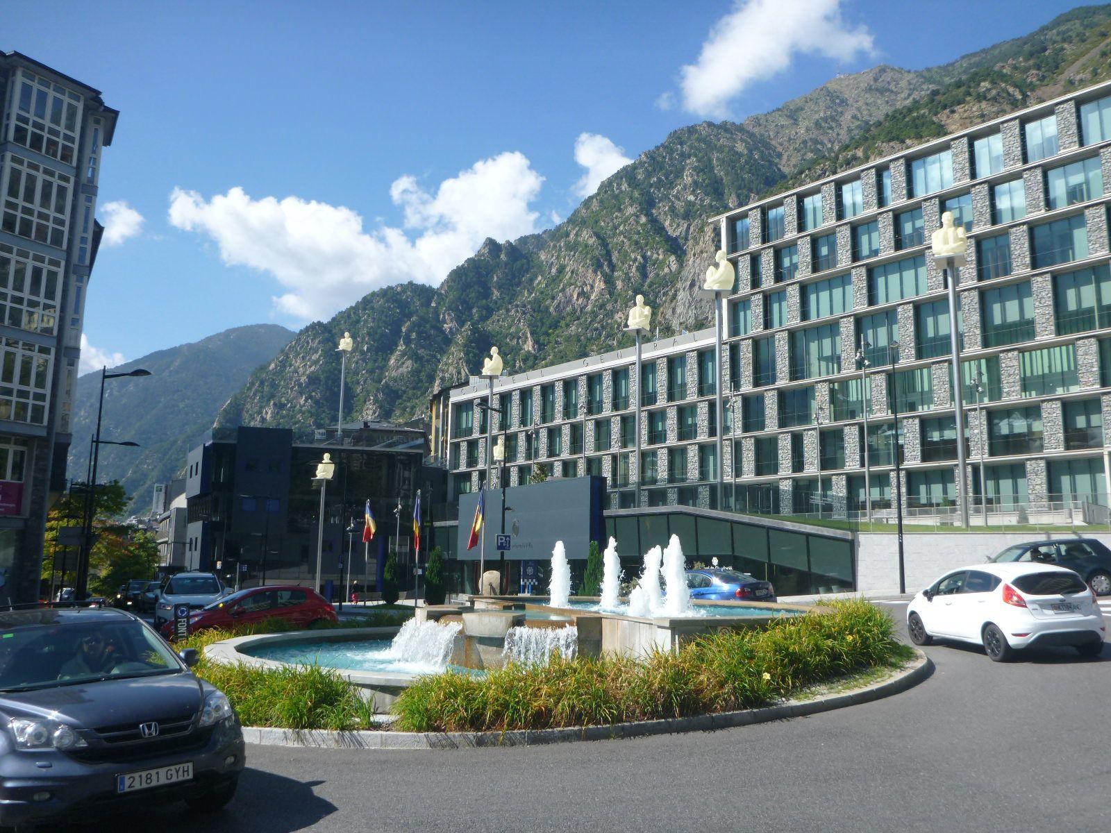 1600x1200 Backpacking in Andorra: Sights in Andorra La Vella The