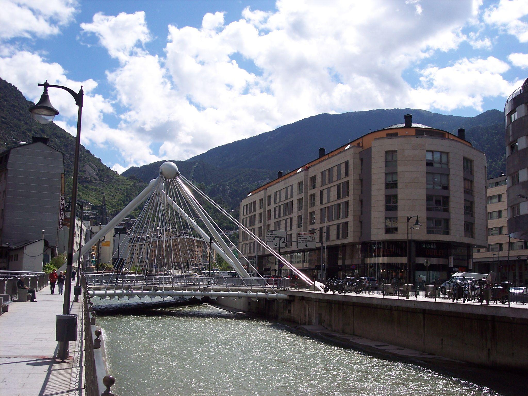 2048x1536 Bridge in Andorra la Vella