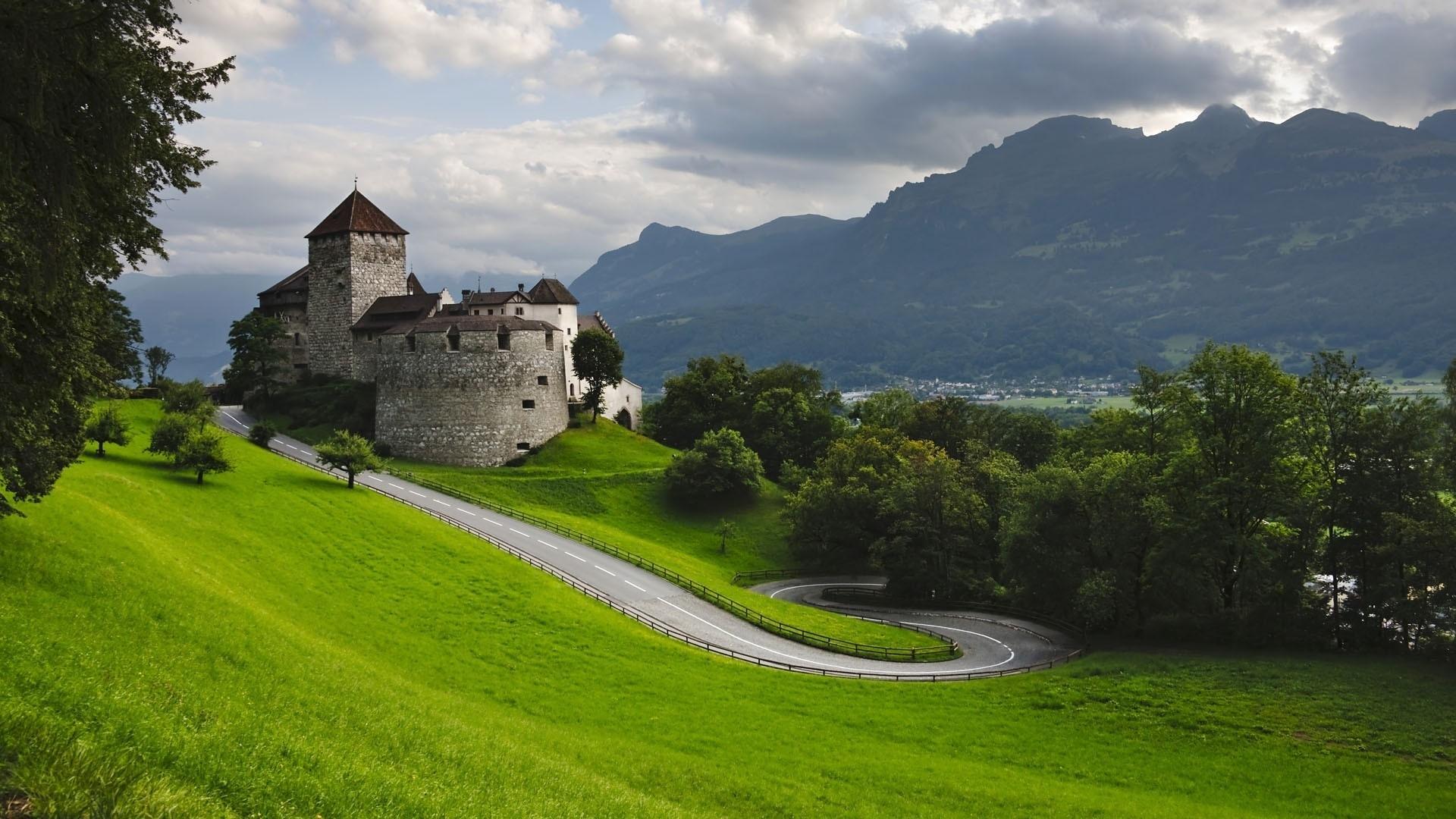 1920x1080 Known places: Vaduz Castle, Liechtenstein, desktop wallpaper nr