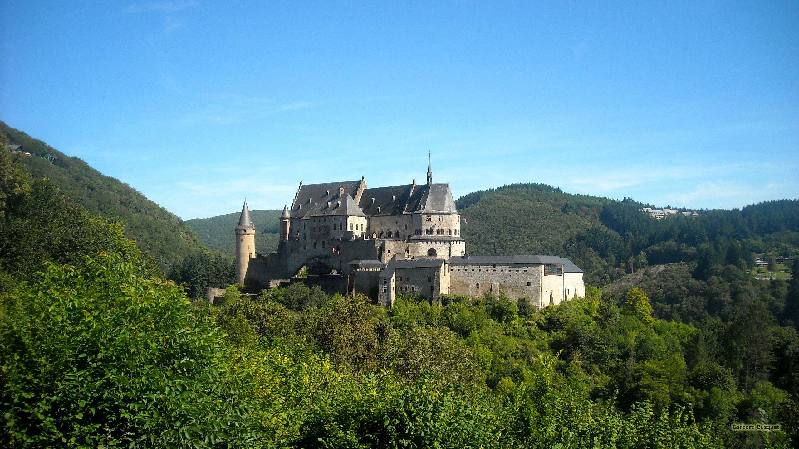 2560x1440 Castle in Luxembourg HD Wallpaper