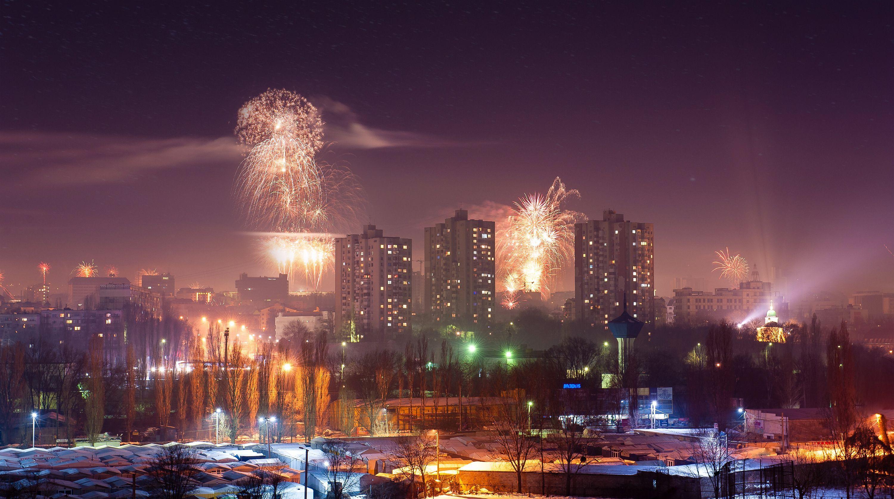 3000x1675 Chișinăul de revelion. /Landscape #Fireworks