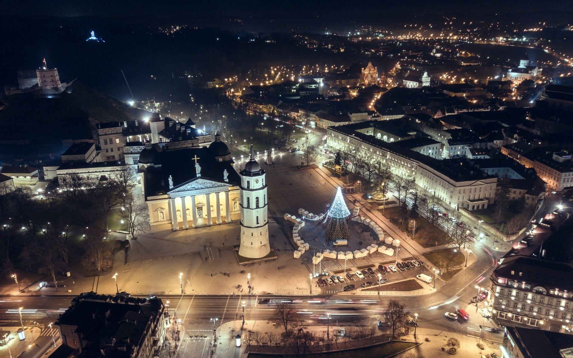 1920x1200 Download wallpaper Cathedral Square, Vilnius, Lithuania, evening