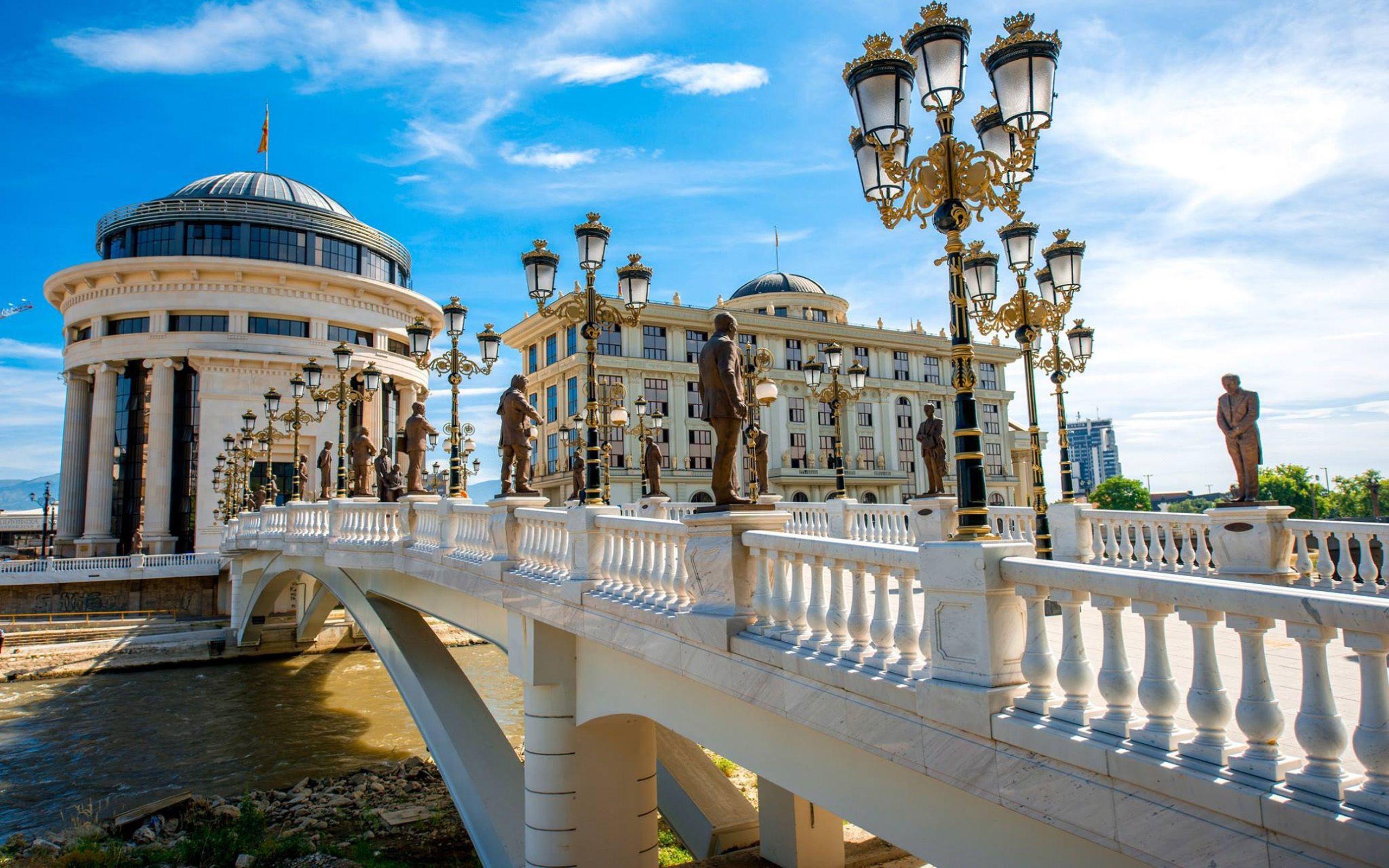 2560x1600 Art Bridge Pedestrian Bridge Over The River Vardar In The Center