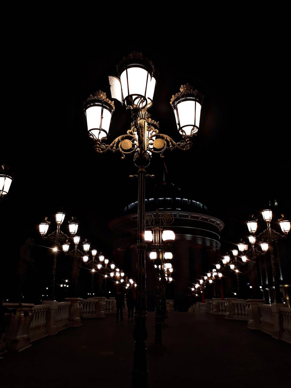 960x1280 Skopje Night wallpaper