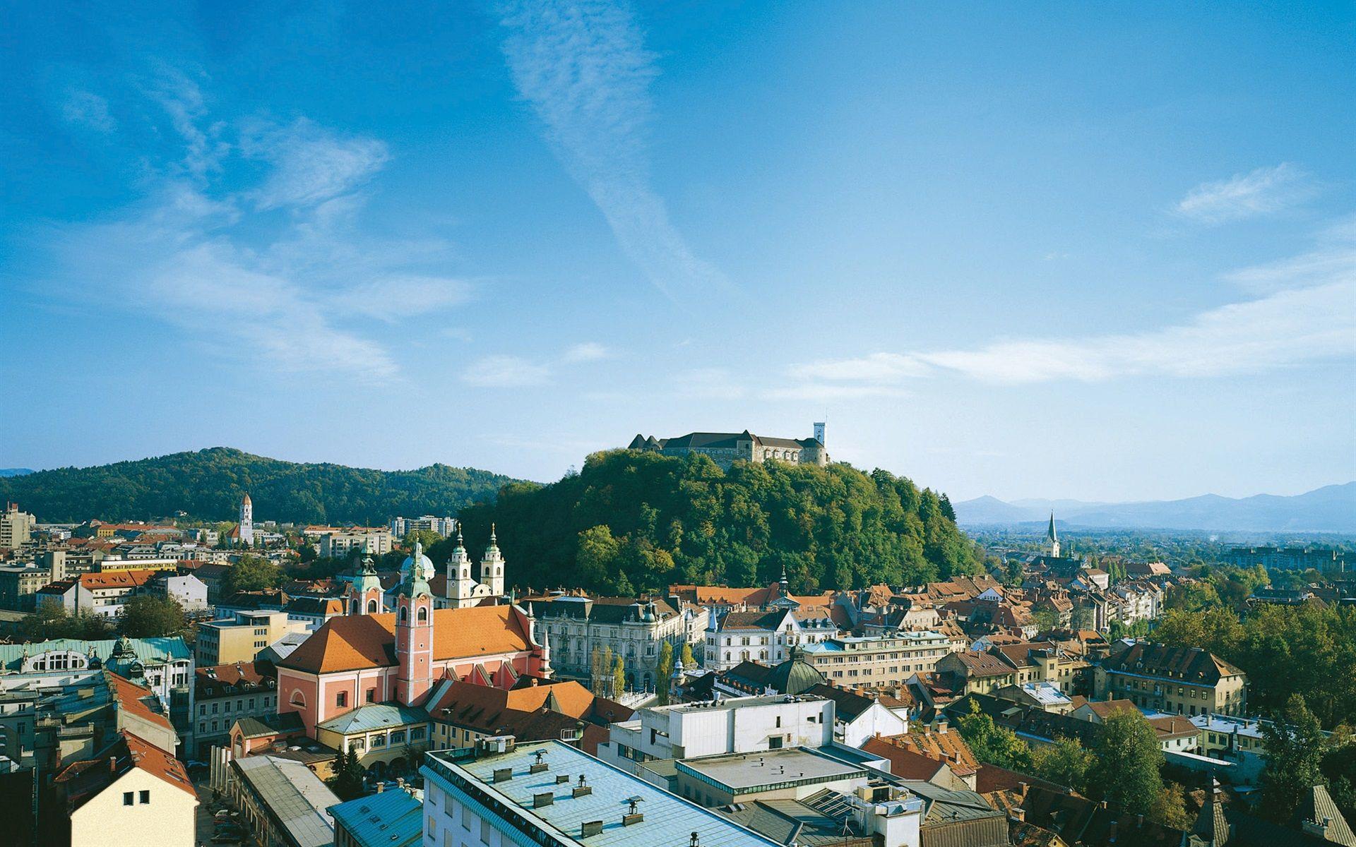 1920x1200 Wallpaper Slovenia, Ljubljana, city, houses, castle 1920x1200 HD