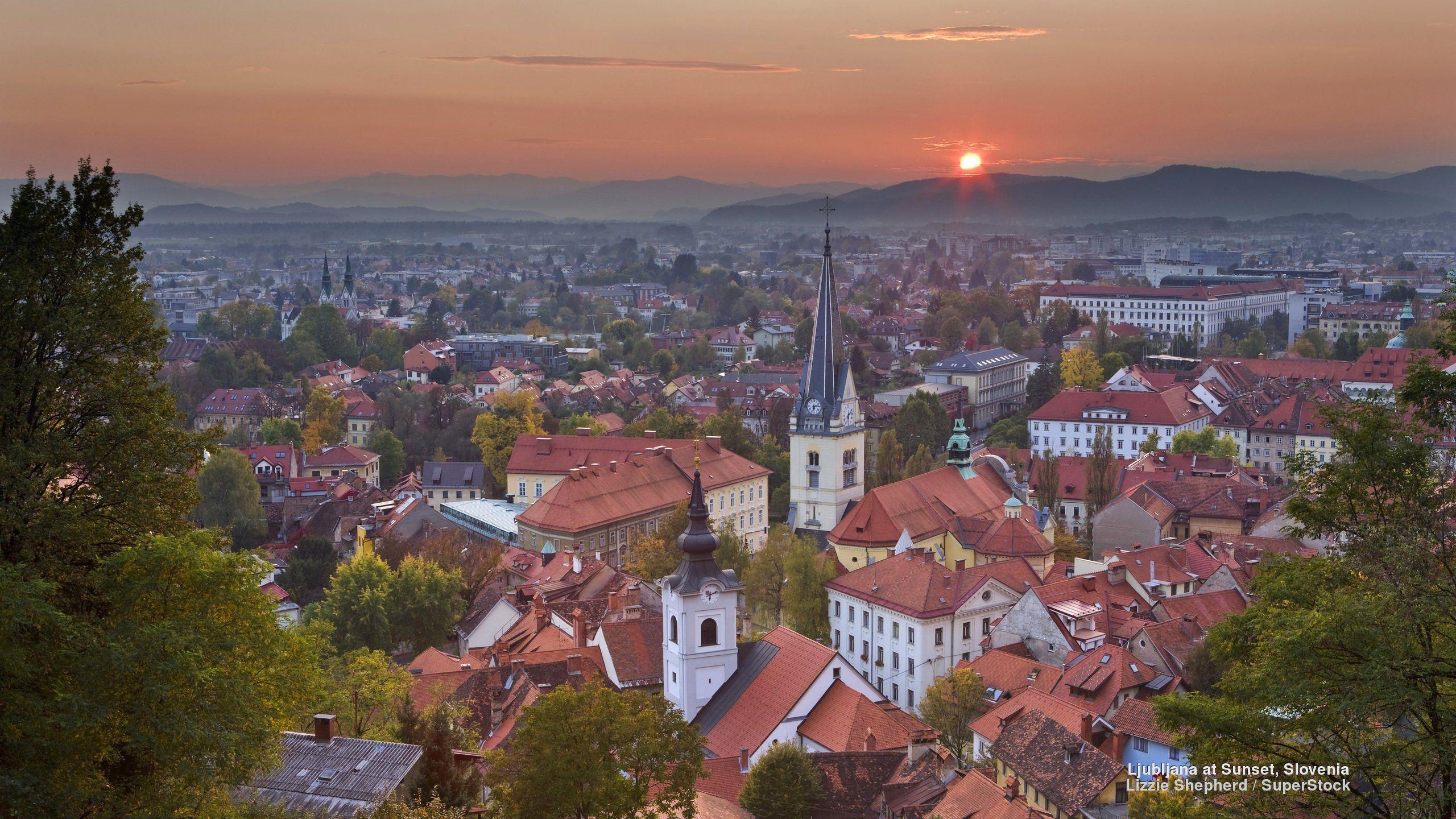 2560x1440 Ljubljana at Sunset Slovenia wallpaperx1440