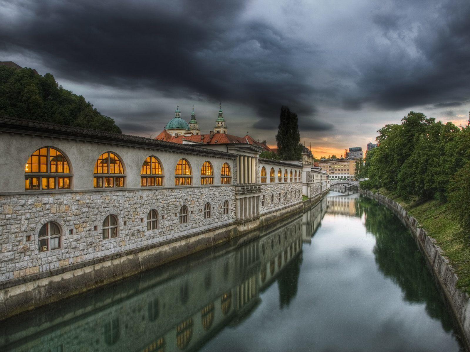 1600x1200 Man Made Town Man Made Slovenia Canal Wallpaper. Slovenia