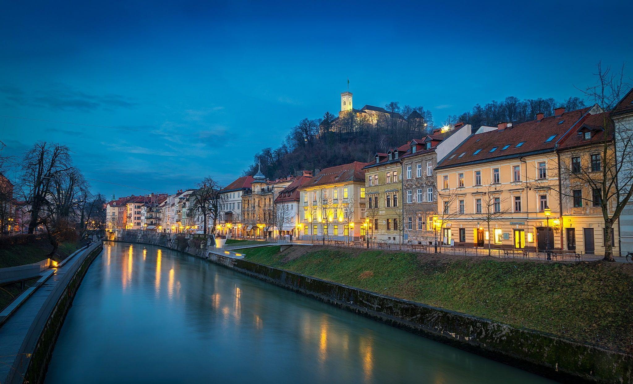 2048x1243 Lights, river, the evening, Slovenia, Ljubljana, HD wallpaper