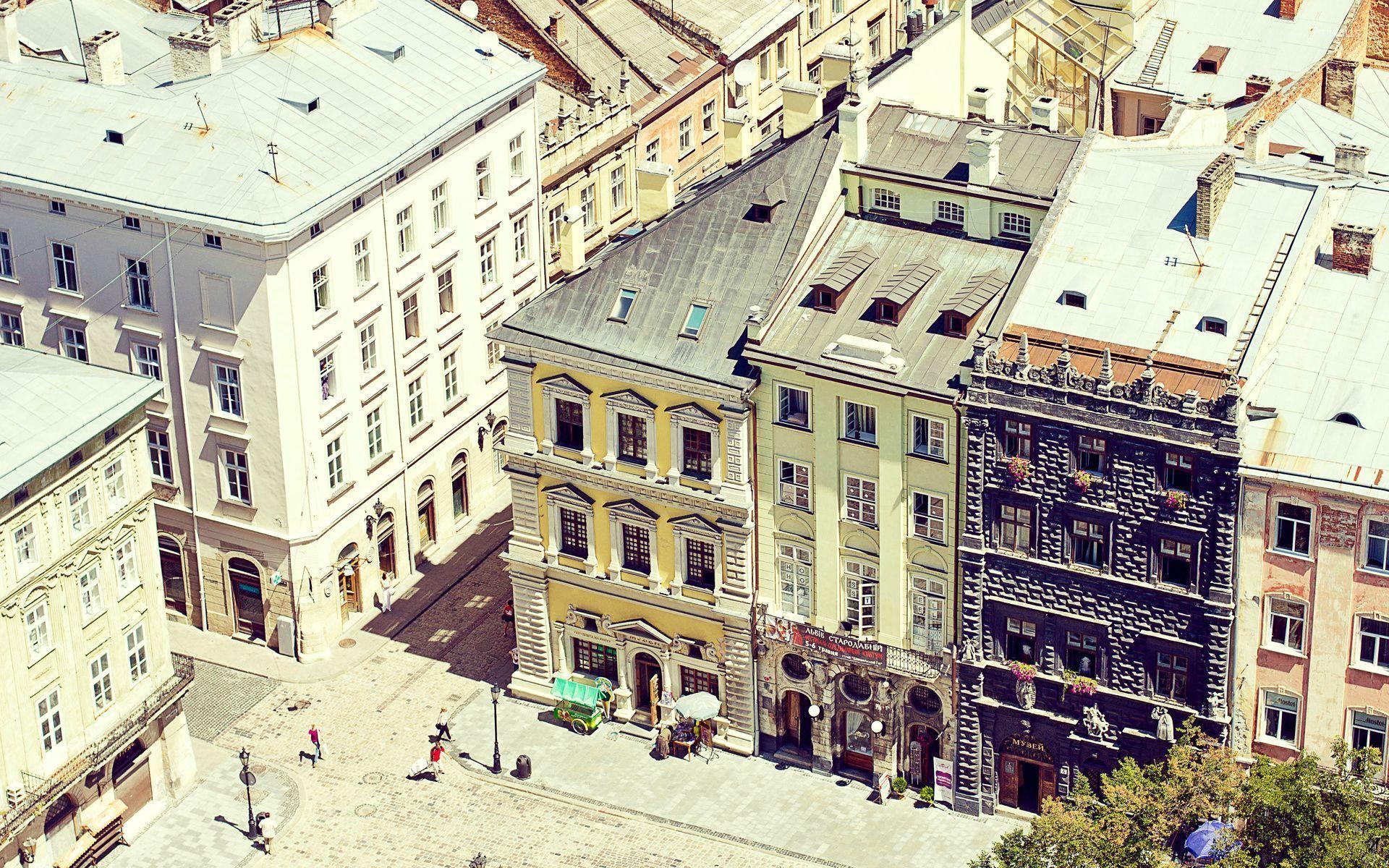1920x1200 Streets in Lviv, Ukraine wallpaper wallpaper