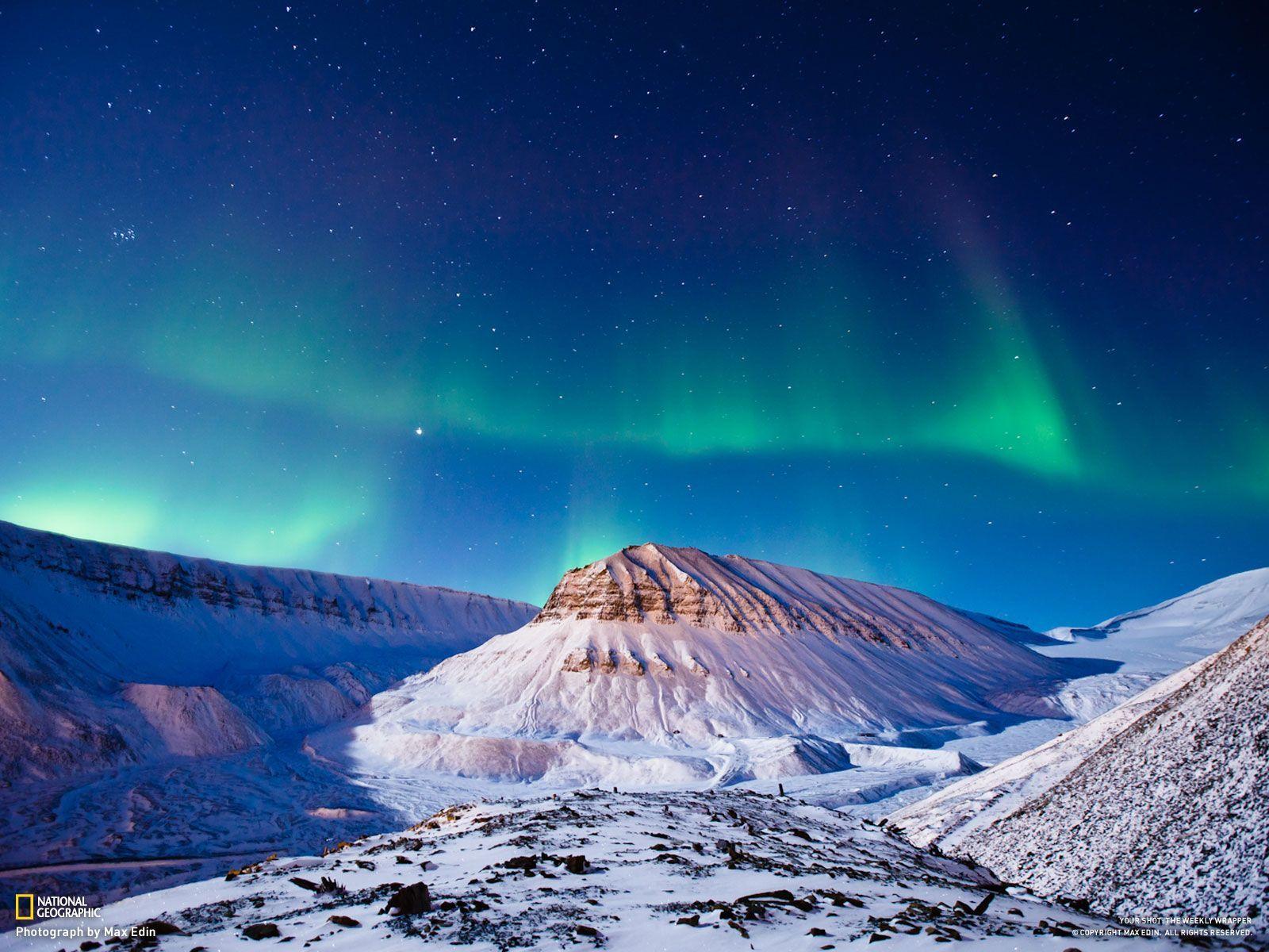 1600x1200 Longyearbyen, Svalbard. Northern lights, Aurora boreal, Nature photo
