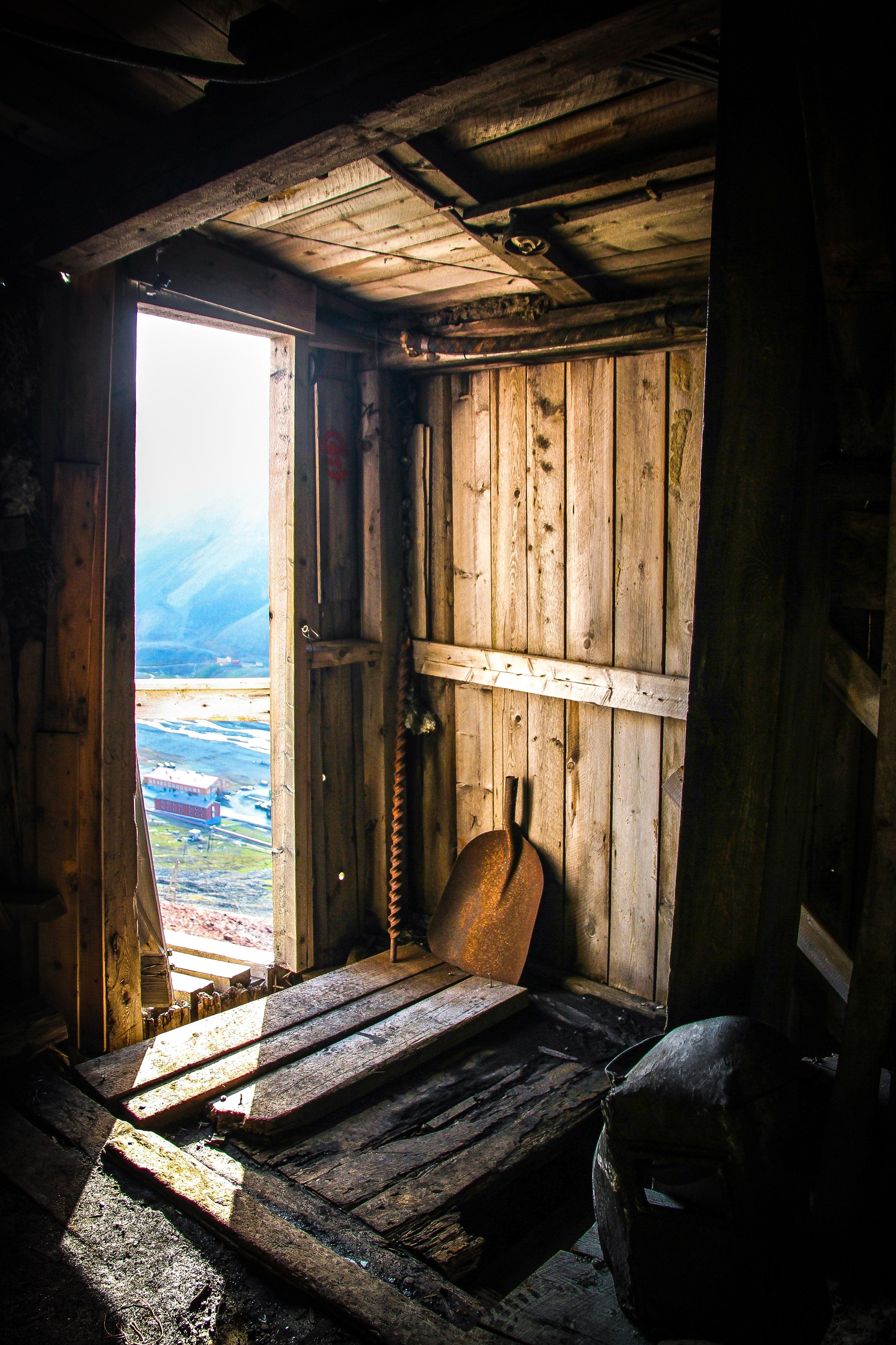 3260x4890 Svalbard Picture. Download Free Image