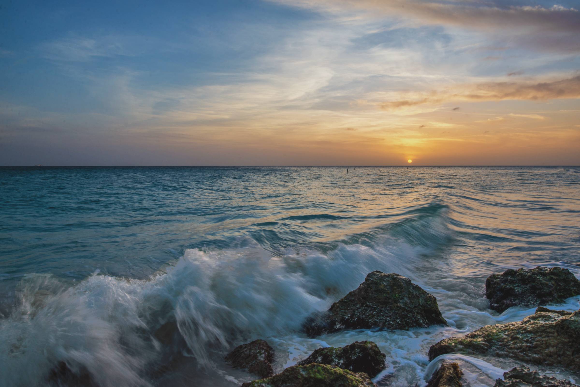 2400x1602 sunset waves crashing aruba oranjestad