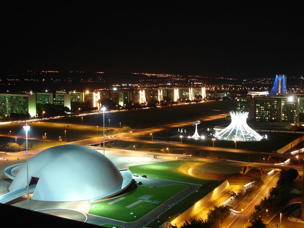 1024x768 BRASILIA, A SURPRISING CITY