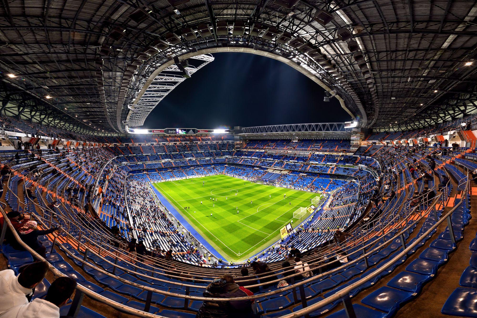 2000x1333 Santiago Bernabéu Wall Mural
