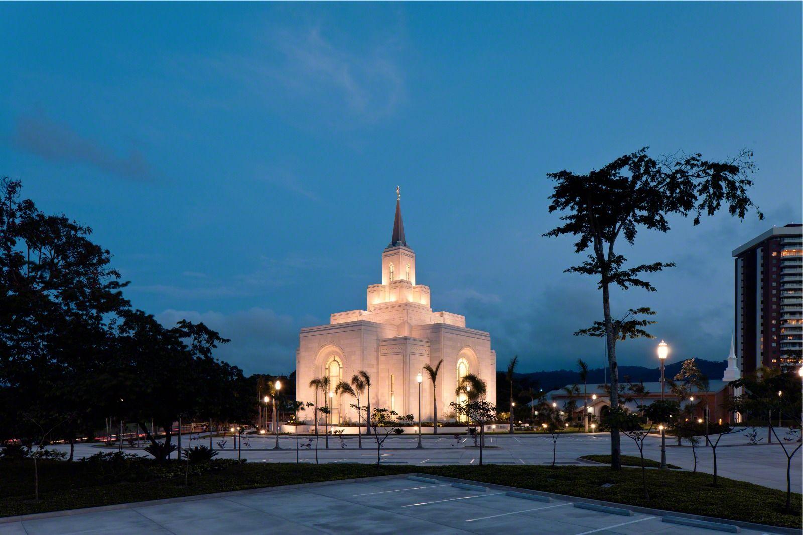 1600x1067 San Salvador El Salvador Temple in the Evening