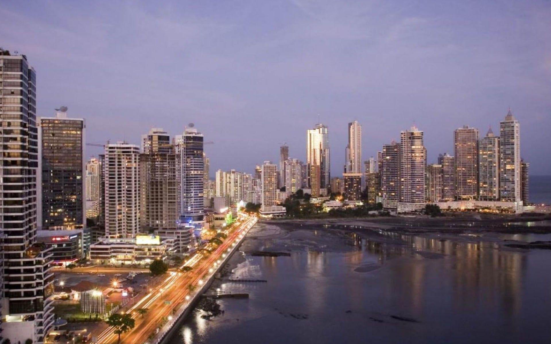 1920x1200 Panama City Wallpaper