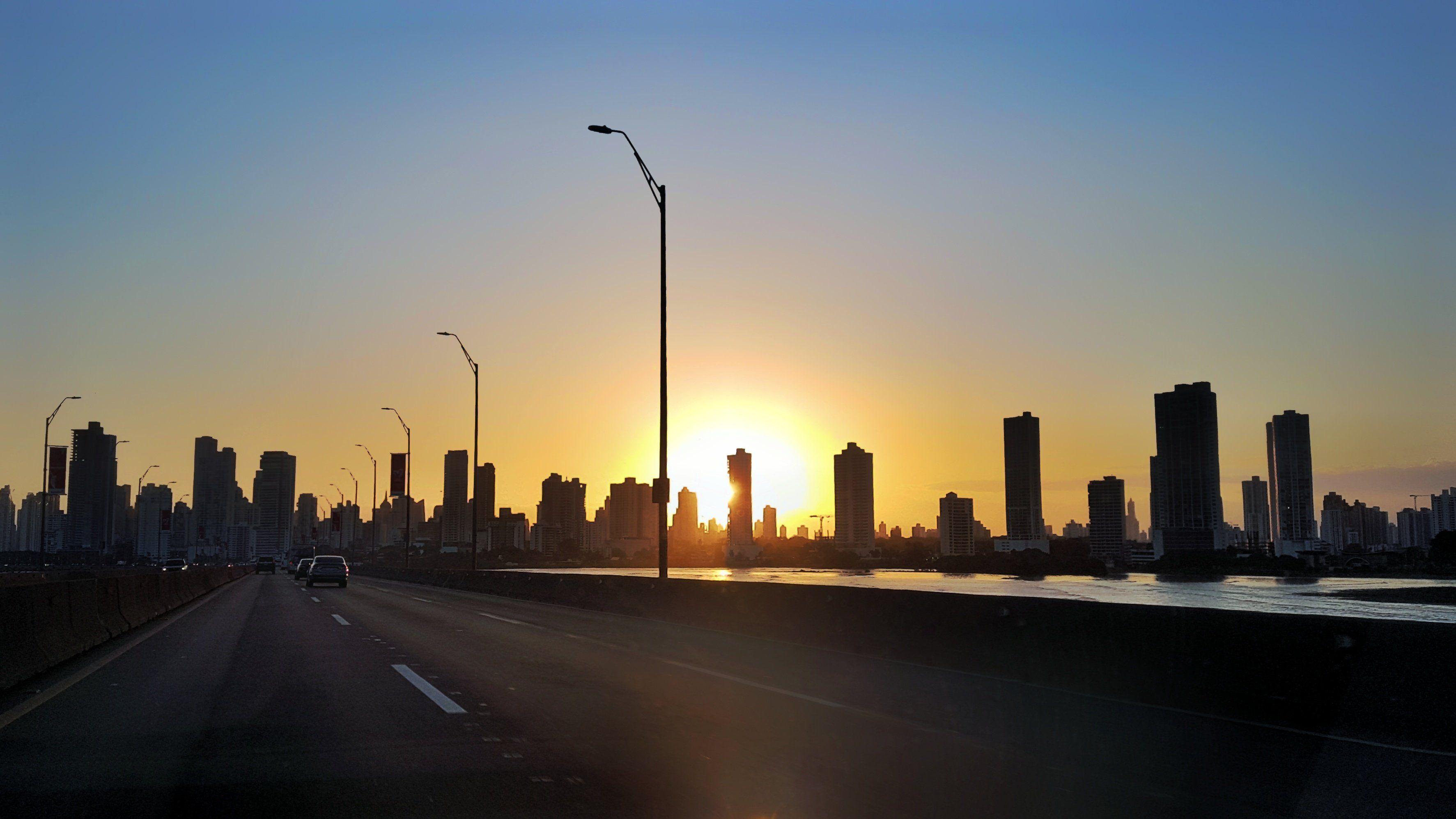 3546x1995 Driving into Panama City at Sunset HD wallpaper
