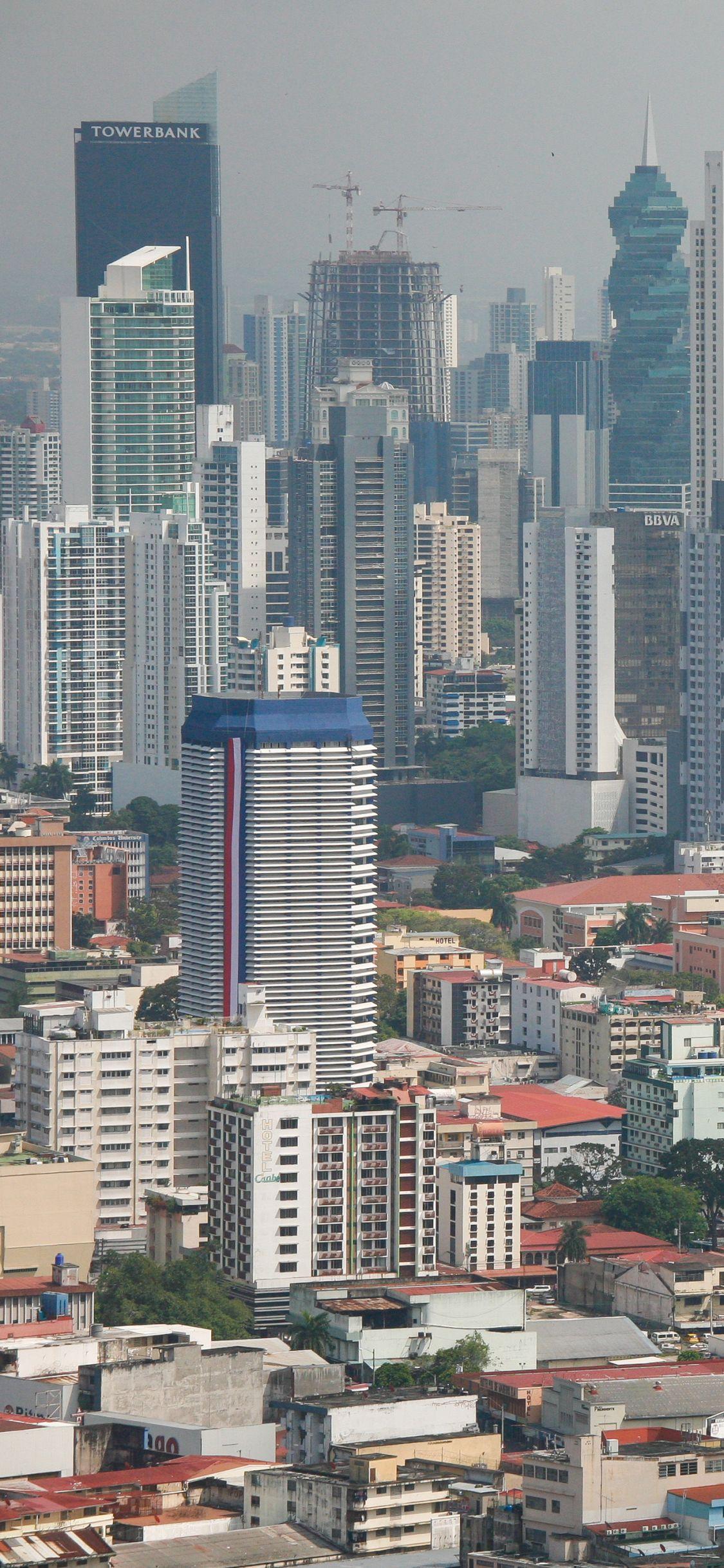 1125x2436 Man Made Panama City (1125x2436) Wallpaper