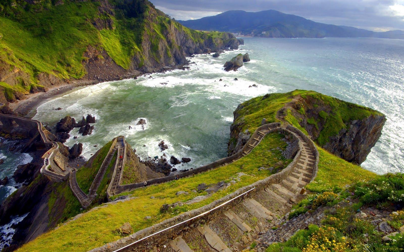 1600x1000 Bermeo, San Juan De Gaztelugatxe, Download Wallpaper on Jakpost