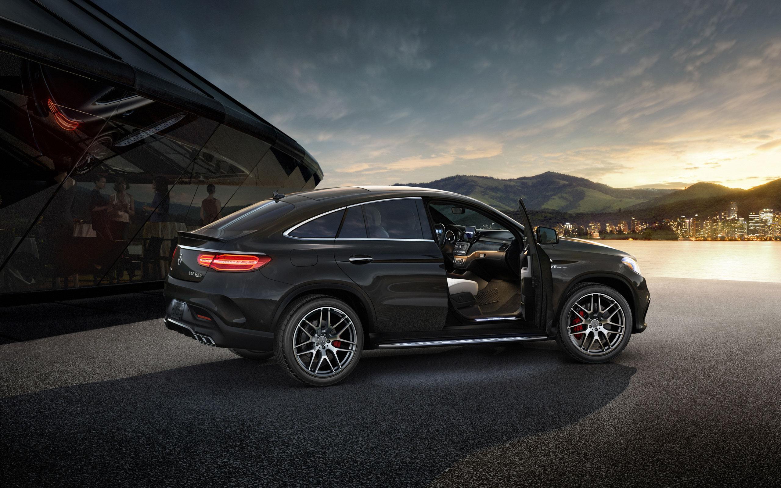 2560x1600 Mercedes GLE Wallpaper