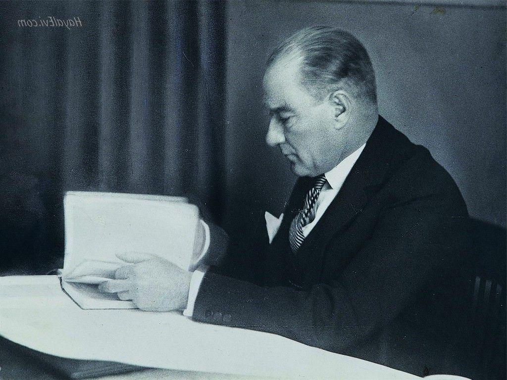 1024x768 Atatürk Wallpaper