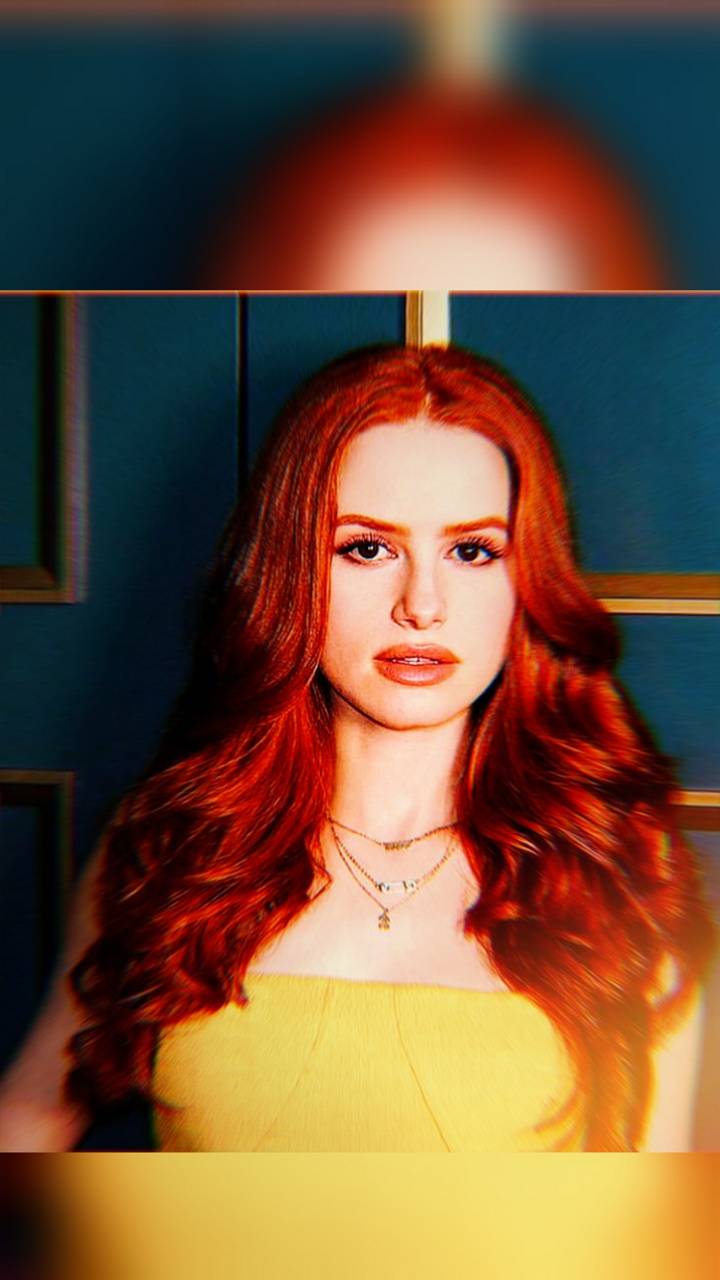 720x1280 Madelaine Petsch wallpaper